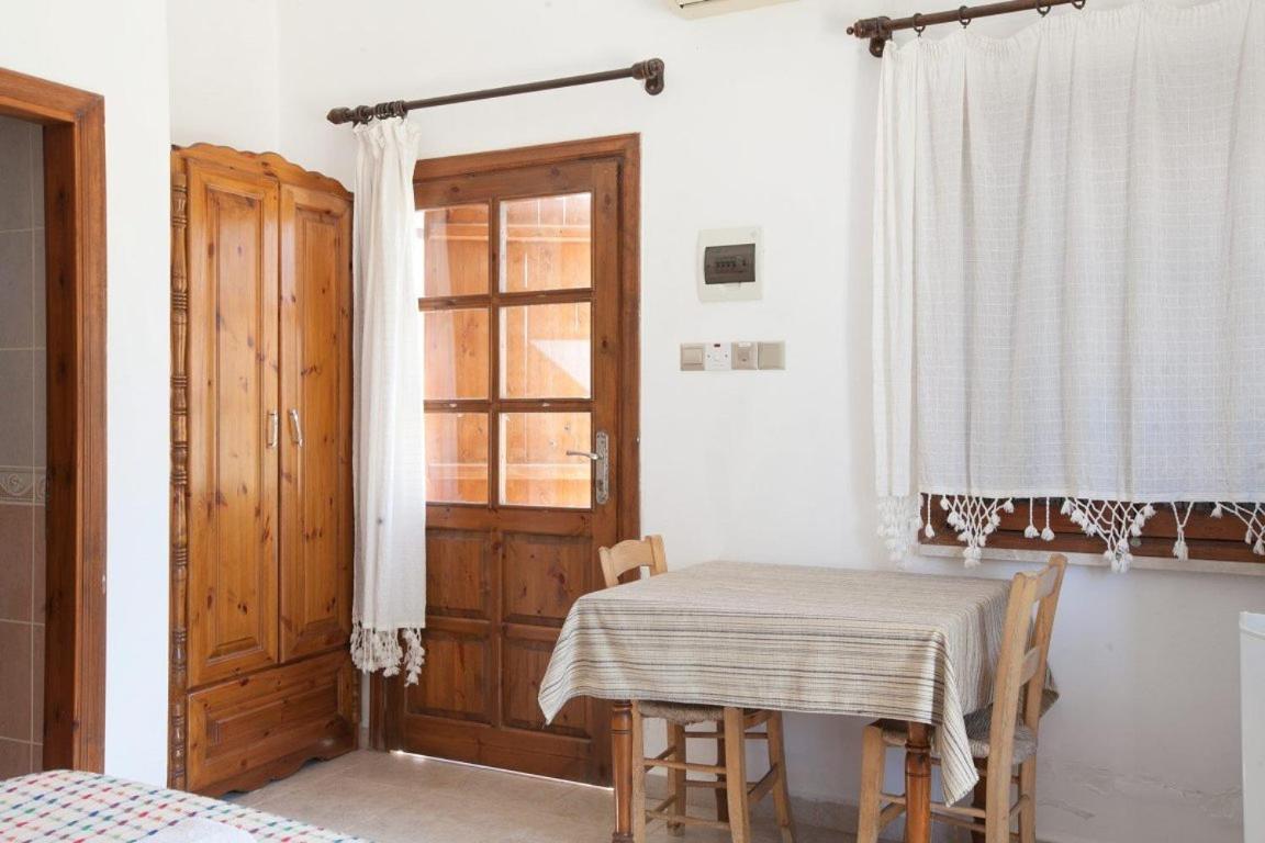 Glaro Garden Hotel Agia Trias Dış mekan fotoğraf