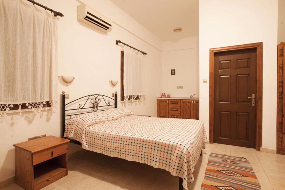 Glaro Garden Hotel Agia Trias Dış mekan fotoğraf