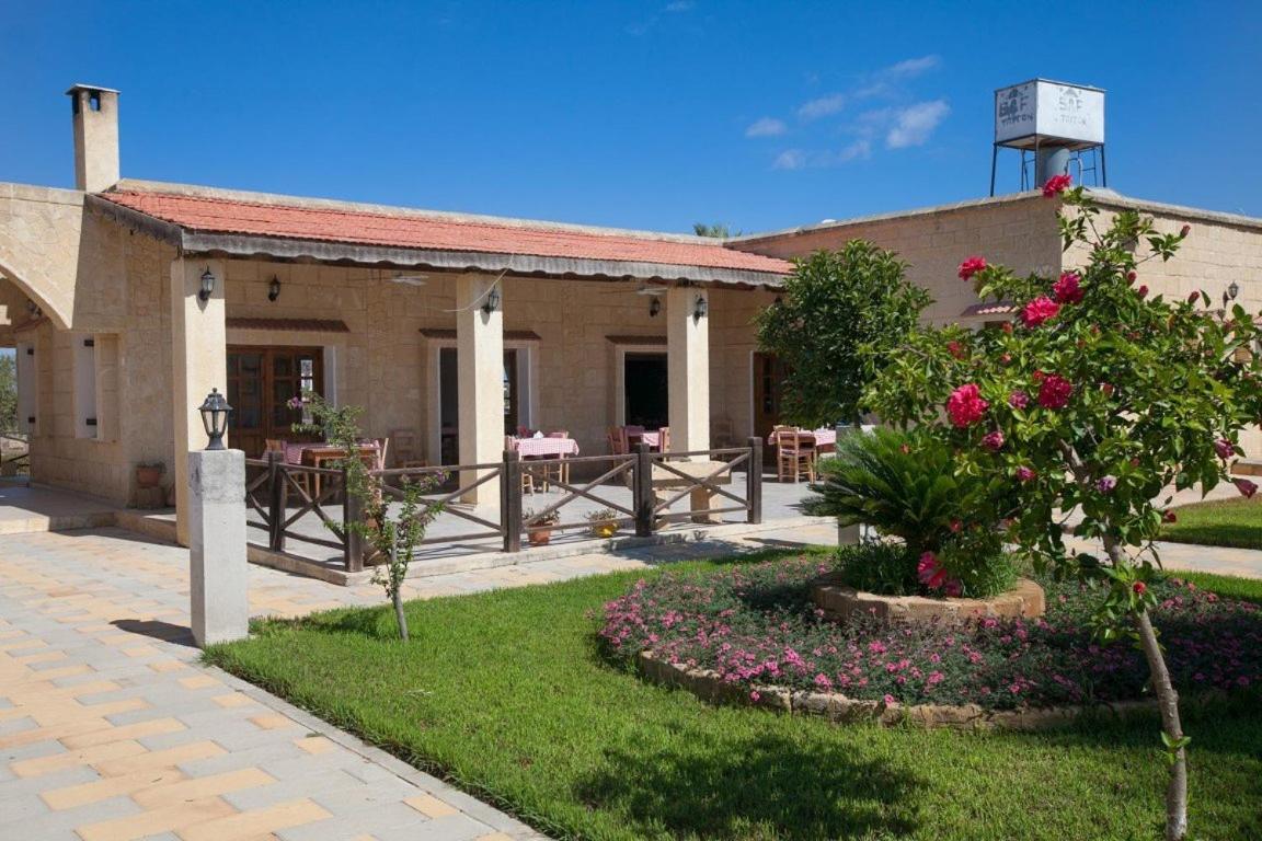 Glaro Garden Hotel Agia Trias Dış mekan fotoğraf